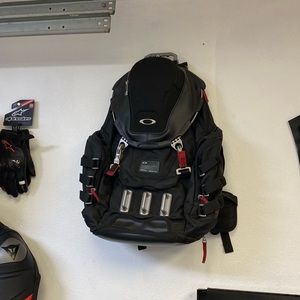 Oakley kitchen sink backpack